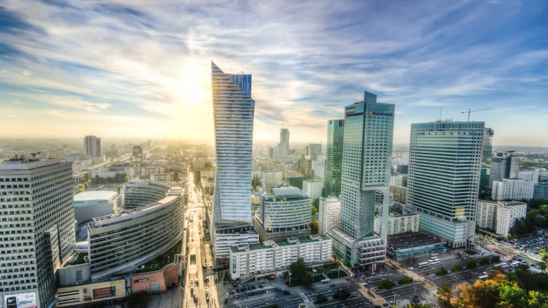 Dlaczego warto inwestować w gotowe spółki na terenie Warszawy?